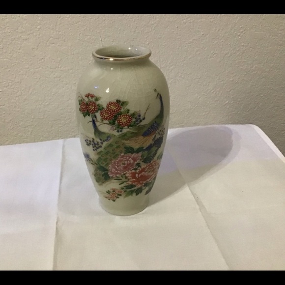 Vintage Porcelain Vase - Picture 1 of 4